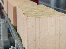 Cihly Porotherm T Profi plněné minerální vatou – cihly budoucnosti