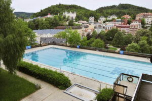 Prohlášení účastníků mezinárodní konference Městské inženýrství 2015 v Karlových Varech k prodeji bazénu hotelu Thermal