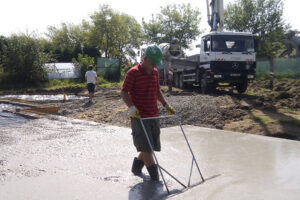 Beton, čerstvá malta či litý potěr od ČMB pro rychlé a lepší stavění