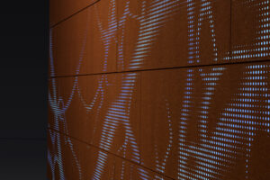 Fasáda Ruukki Emotion si hraje se světlem