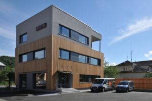 Nové centrum FENIX v Jeseníku s téměř nulovou spotřebou energie začalo sloužit firmě i výzkumu