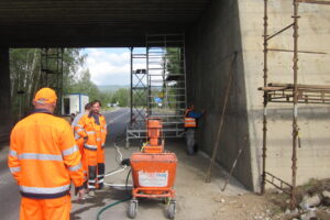 Produkty Knauf při sanaci železničního mostu u Kyjic u Chomutova