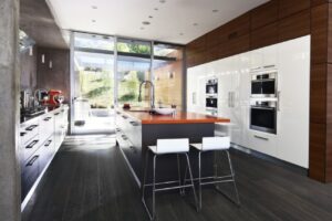 Dýhované podlahy KÄHRS z tradičních i exotických dřevin