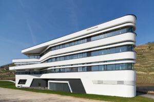 Zasklení Schüco FW 50+.HI v administrativní budově v Esslingenu