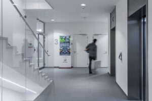 Výtahy Schindler v administrativních budovách na Waltrovce