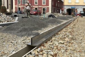 Štěrbinové odvodnění MEA na náměstí v Soběslavi