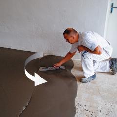 Vyrovnání zubovým hladítkem