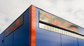 Liberta Solar – fotovoltaický systém firmy Ruukki plně integrovatelný do fasády Liberta Solar – fotovoltaický systém firmy Ruukki plně integrovatelný do fasády