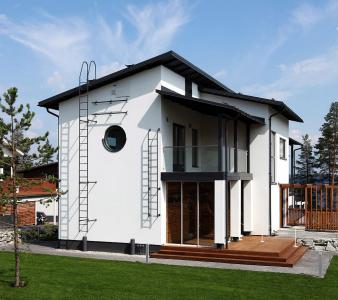 Bezpečnostní prvky jsou přirozenou součástí střech skandinávských domů Bezpečnostní prvky jsou přirozenou součástí střech skandinávských domů