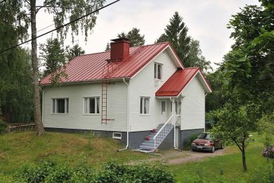 Bezpečnostní prvky Ruukki – lávky a žebříky zajišťují přístup pro údržbu komínů Bezpečnostní prvky Ruukki – lávky a žebříky zajišťují přístup pro údržbu komínů