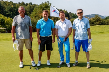 Sportovní akce se zúčastnili například Jakub Šimáček, obchodní náměstek TBG Metrostav (druhý zleva), Karel Kőszegi, ředitel strategického plánování ze společnosti CEMEX (druhý zprava), Jan Žurek, řídící partner KPMG Česká republika (zcela vpravo) a Milan Matzenauer, jednatel společnosti Fortitude (zcela vlevo). Na 23 hráčů čekaly originální trofeje a šperky z vysokopevnostního betonu.