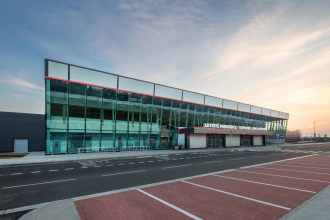 Dlaždice RAKO v nové odbavovací hale letiště v Pardubicích Dlaždice RAKO v nové odbavovací hale letiště v Pardubicích