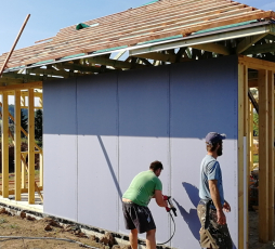 Realizace dřevostaveb s použitím desek Knauf Diamant X od firmy Vladimír Mrštný z Rychnova nad Kněžnou. Firma se specializuje na výstavbu dřevostaveb na klíč (foto Vladimír Mrštný).